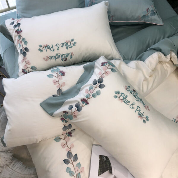Silky Soft Embroidered Quilt Bedding - Image 4