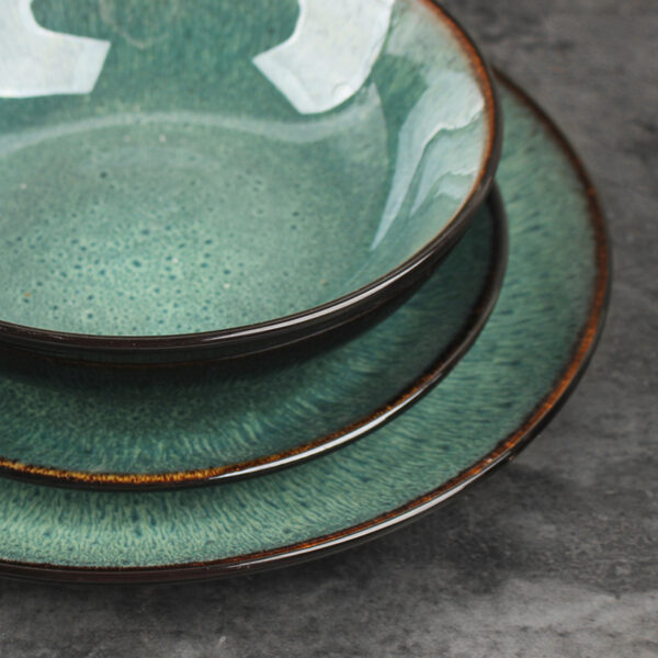 Retro bowls and plates - Image 8