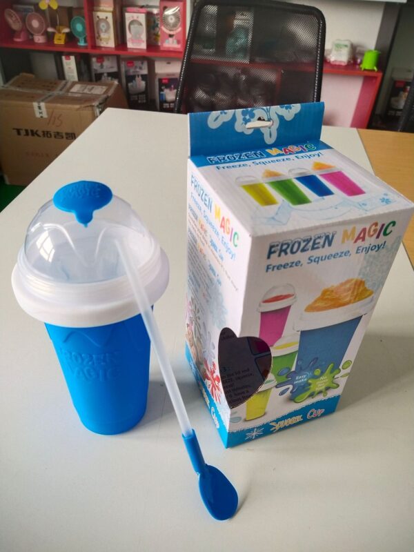 One Pinch Into An Slushy Cup, Shake The Smoothie Cup, And The Second Fast Cooling Cup Becomes A Pinch Cup. - Image 3